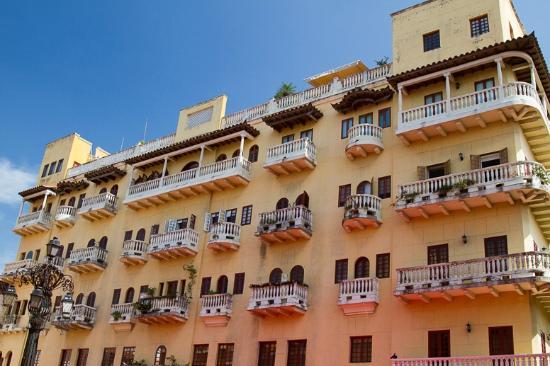 la Plaza Santo Domingo