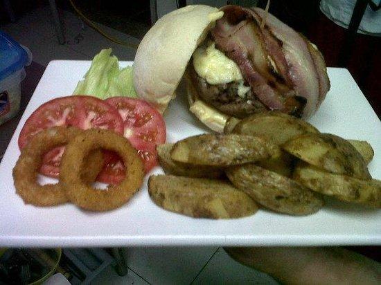 Restaurante Pikos Pizza y Parrilla